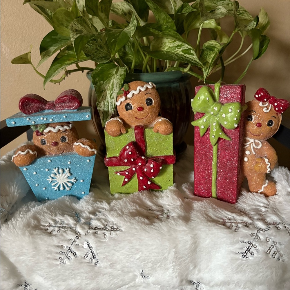 Valerie Parr Hill Gingerbread Children 3-Piece Set